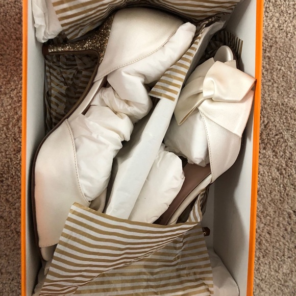 Kate Spade Sala Gold Heel Pumps - NEVER WORN - Size 7.5 - Picture 6 of 7